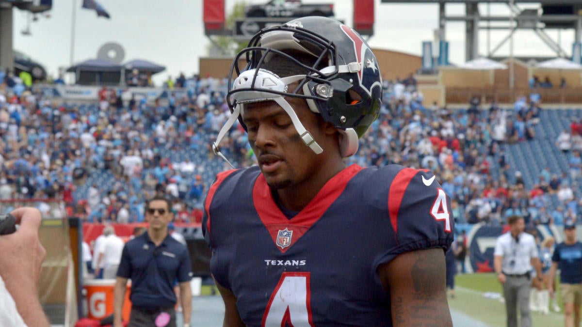 Officials May Have Screwed the Texans and Saved Deshaun Watson With a Bad  Call to Avoid Replay