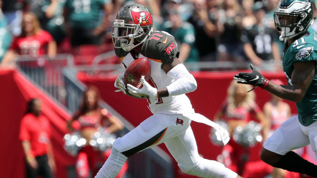 Rams get wide receiver DeSean Jackson involved, and he capitalizes vs. Bucs