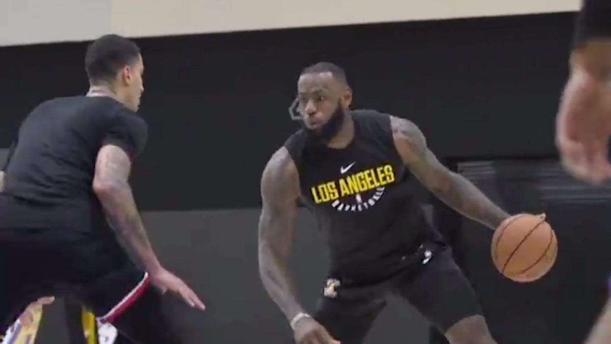 Here's your first look at LeBron James practicing with the Lakers in a