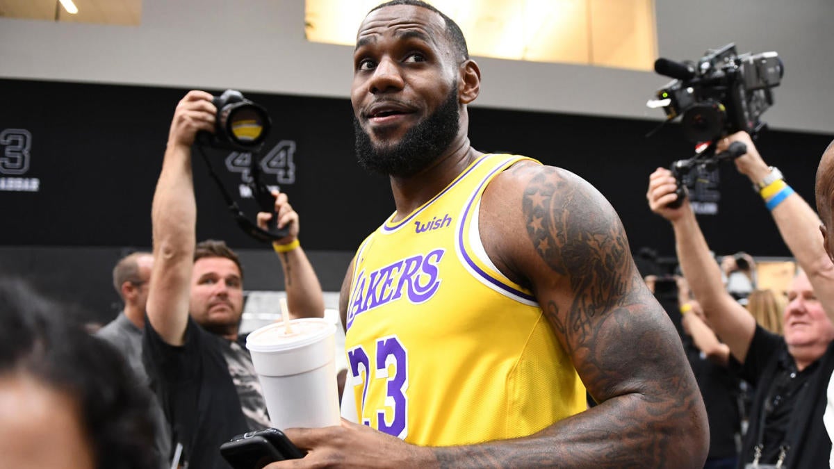 Lebron James Arrival Leads To Huge Boost In Lakers Ticket Demand L A Opener Ranks As Stubhub S Top Selling Nba Game Cbssports Com