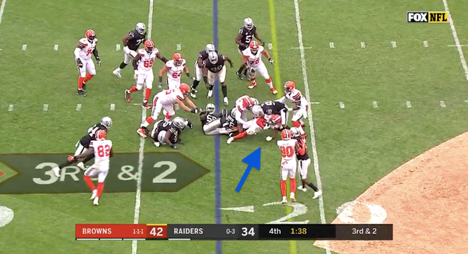 carlos-hyde-first-down-browns-raiders.png