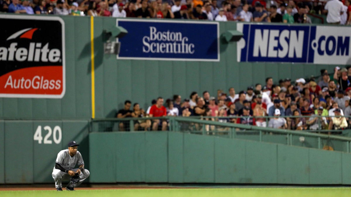 Aaron Hicks gets brutal injury news after Yankees advances to ALCS