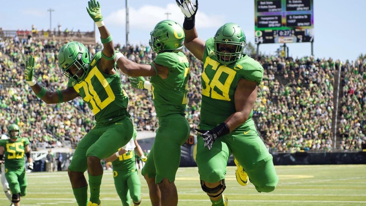 Oregon's star tackle Penei Sewell was raised to do this