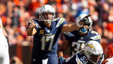 NFL: Los Angeles Chargers at Cleveland Browns