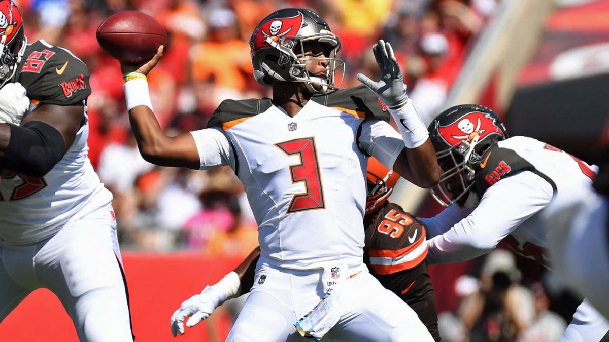 Buccaneers-Bears All-22: Tampa Bay has benched Ryan Fitzpatrick, and I  don't know why