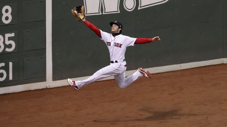 Red Sox World Series: Andrew Benintendi's great leaping catch made for an incredible photo ...