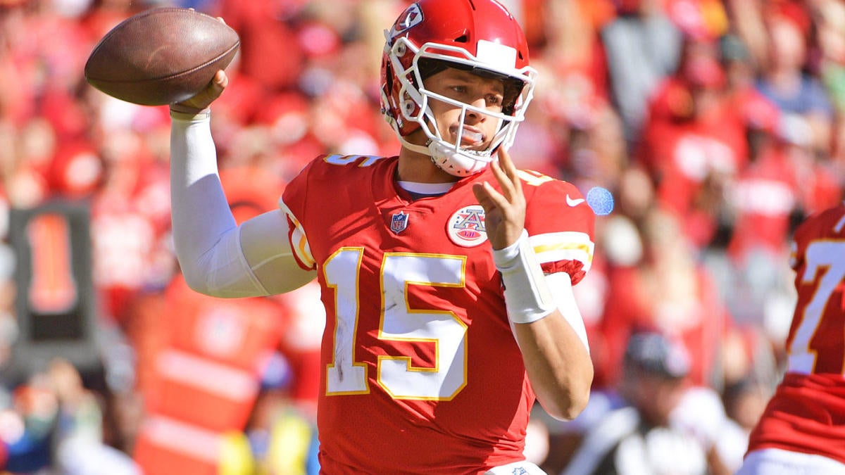 Fantasy football draft QB strategy: Patrick Mahomes pick isn't good