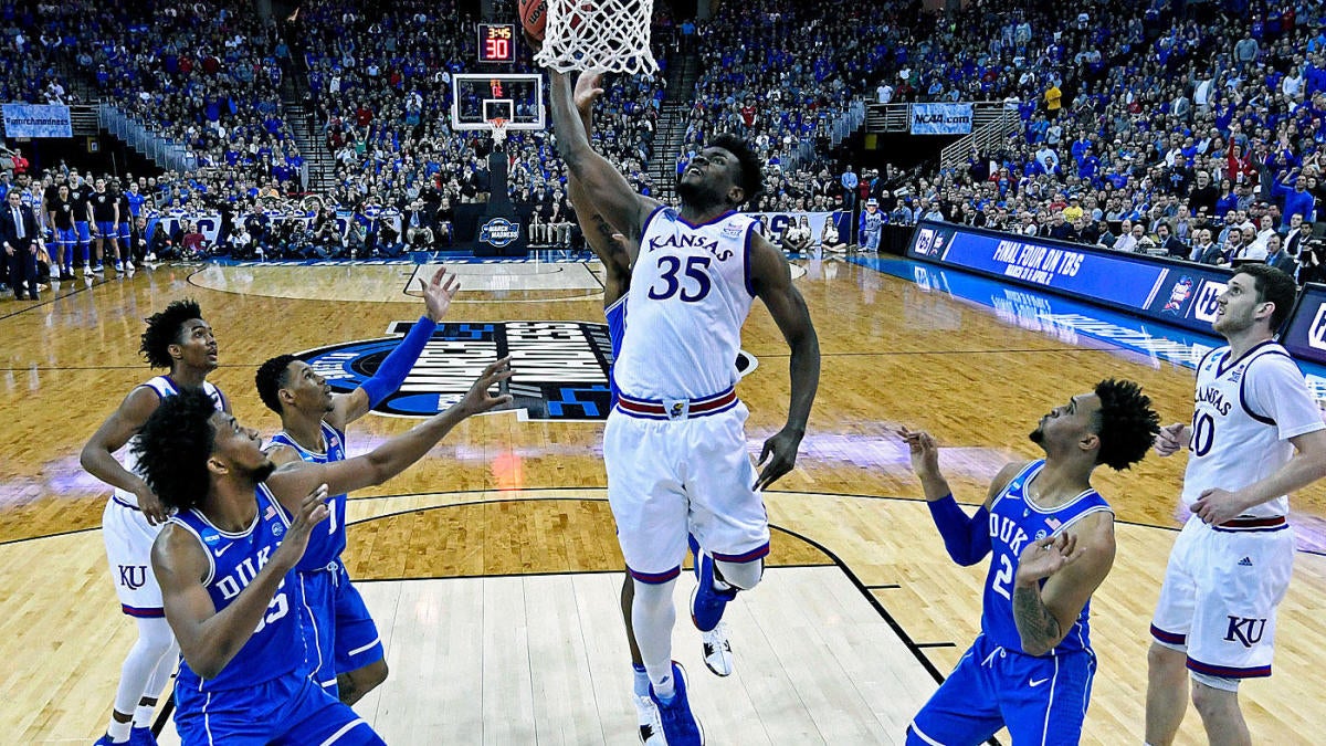 Kansas basketball: Udoka Azubuike returning over NBA draft