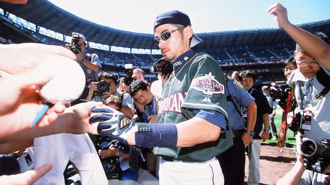 ichiro-suzuki-mariners-2001.jpg