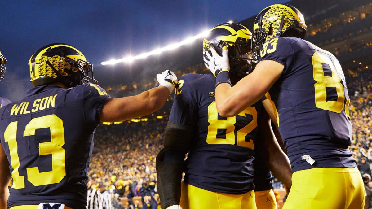 Chase Winovich and Rashan Gary  Michigan football, Michigan