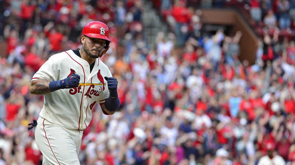 Cardinals' Yadier Molina to Undergo Knee Surgery; Will Be Ready