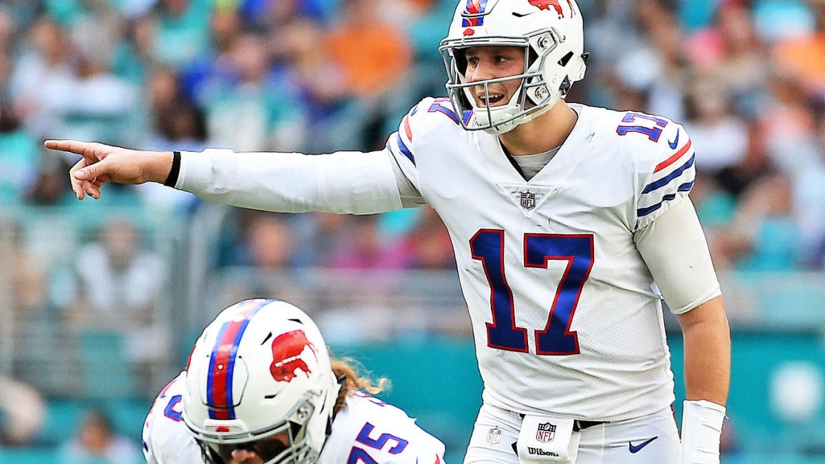 Josh Allen hopes to follow in cleats of top QBs who started as rookies