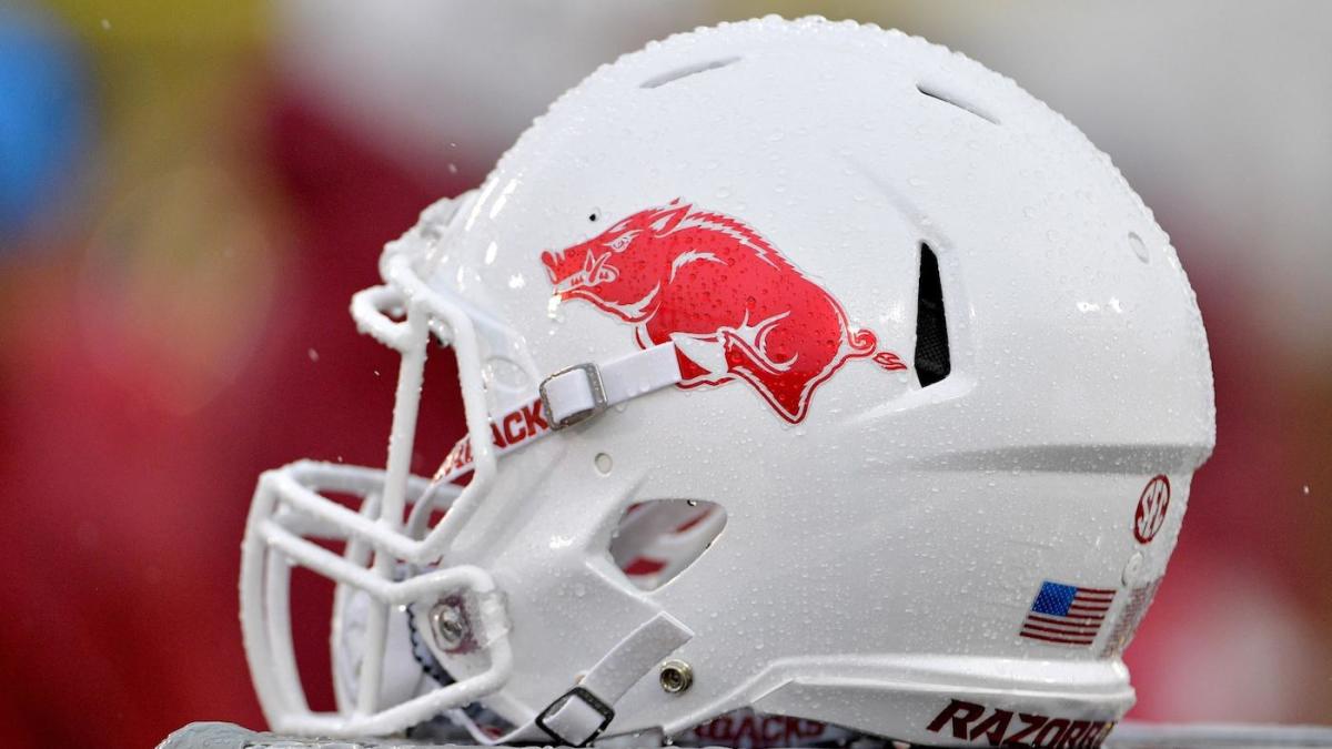 Arkansas LB charged with simultaneous possession of gun and drugs ...