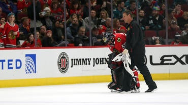 Dell leads Sharks to win in relief of Jones, defeat Blackhawks