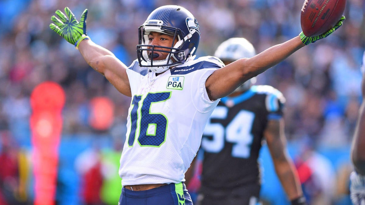 December 30, 2018: Seattle Seahawks wide receiver Doug Baldwin (89) and  Seattle Seahawks wide receiver Tyler Lockett (16) talk before a game  between the Arizona Cardinals and the Seattle Seahawks at CenturyLink