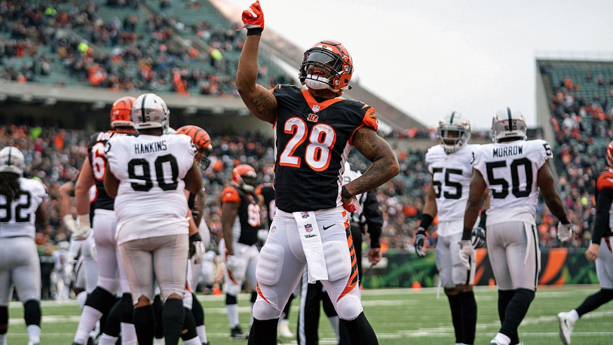 Joe Mixon injury: Bengals RB suffers head injury in Week 11 - DraftKings  Network