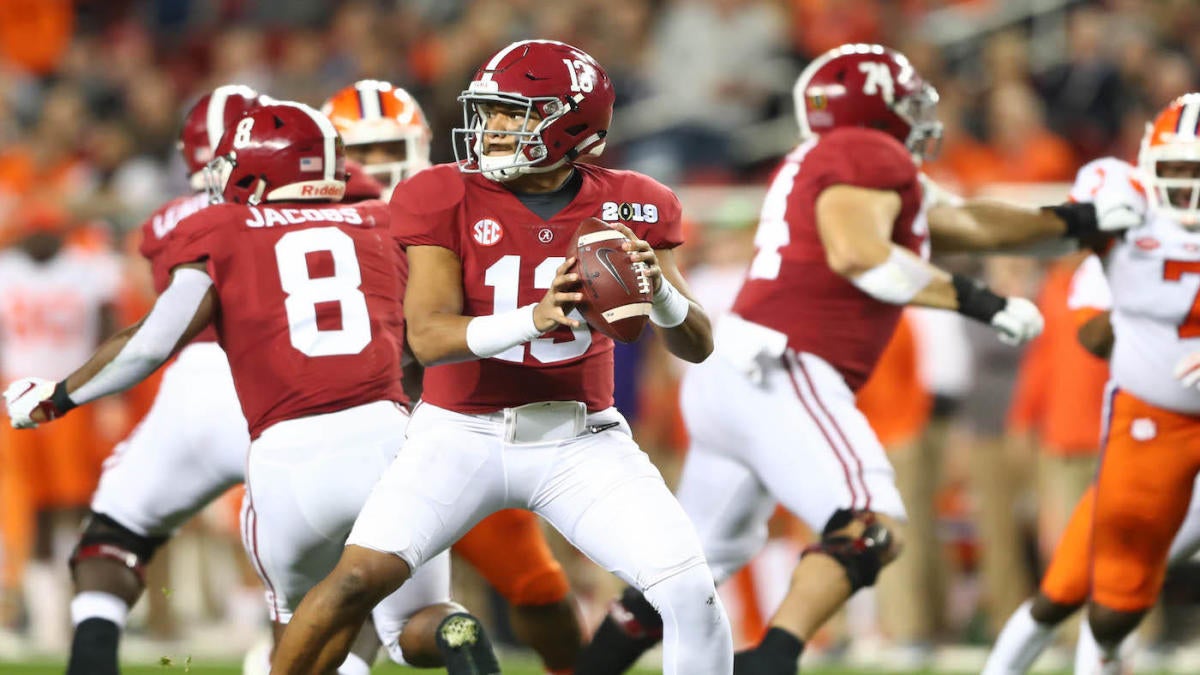 National Championship 2019 Tua Tagovailoa Rebounds From Early Pick Six With Long Td Strike To Jerry Jeudy Cbssports Com