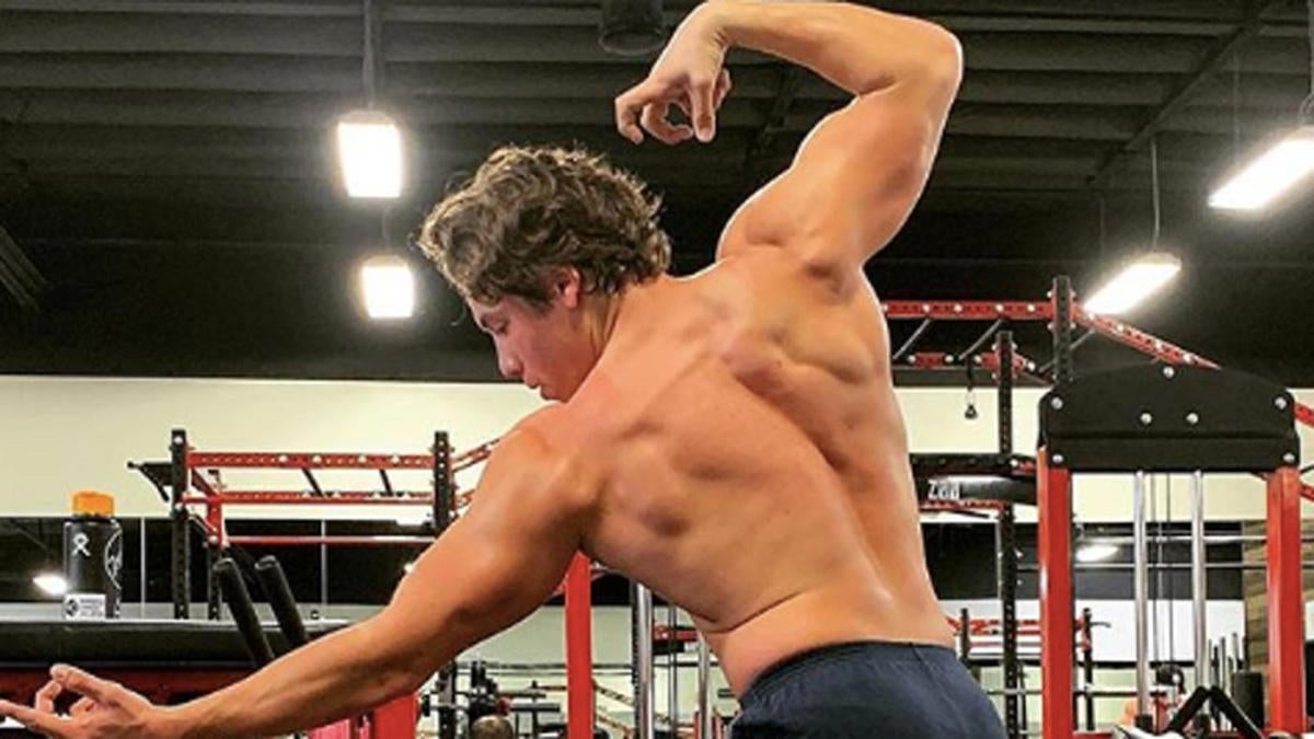 Joseph Baena: Arnold Schwarzenegger's Son Recreates Bodybuilding Poses –  Hollywood Life