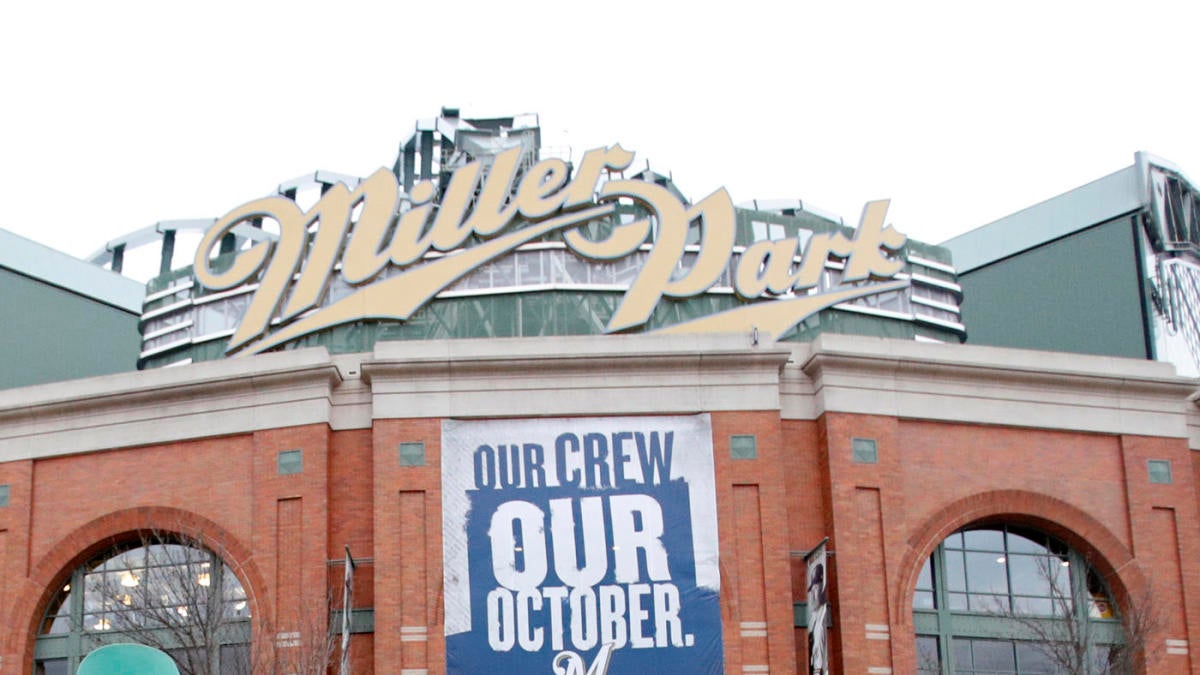 Brewers fans revolt over announced Miller Park name change