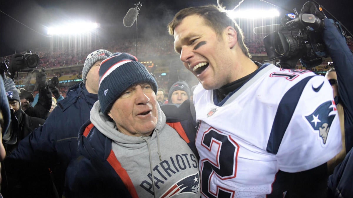 Rob Gronkowski thanks Patriots coach Bill Belichick, downplaying