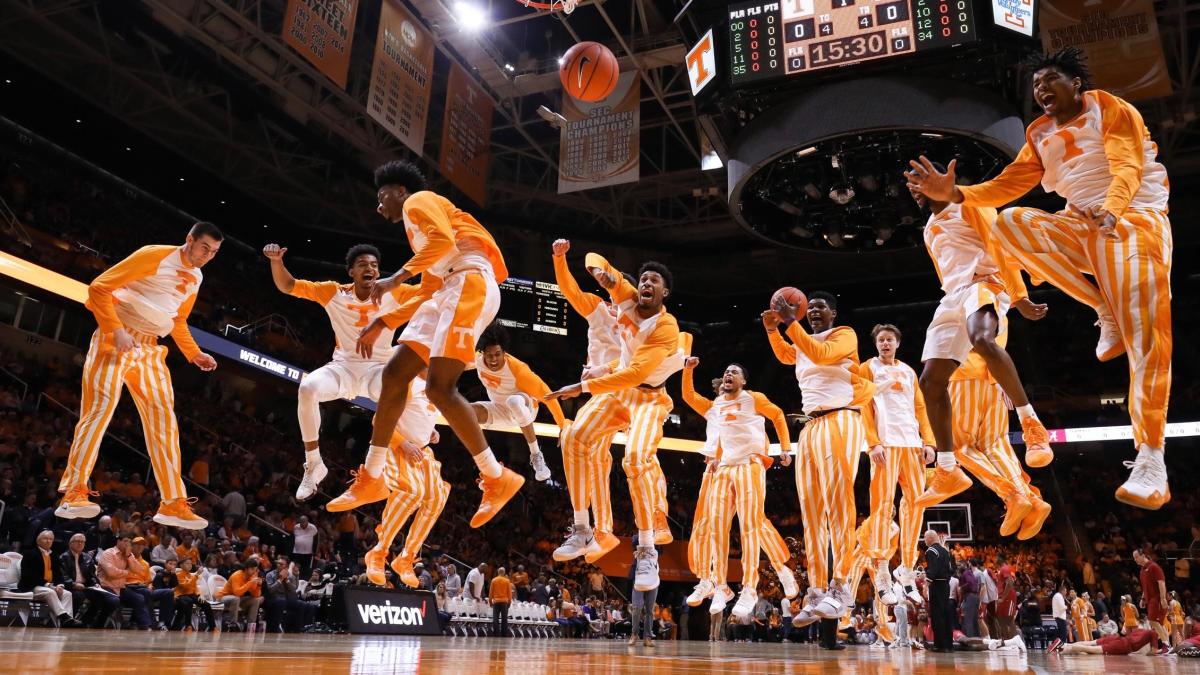 tennessee basketball pregame dunk