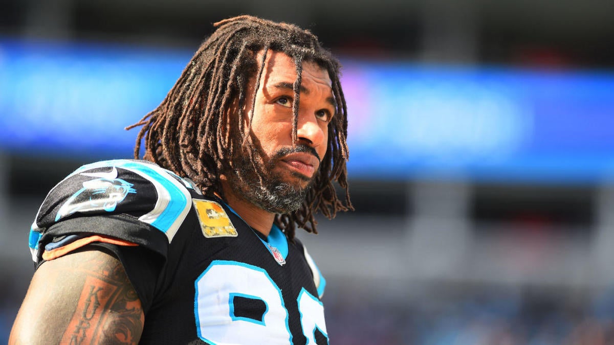 Julius Peppers se retira de los emparrillados tras 17 años