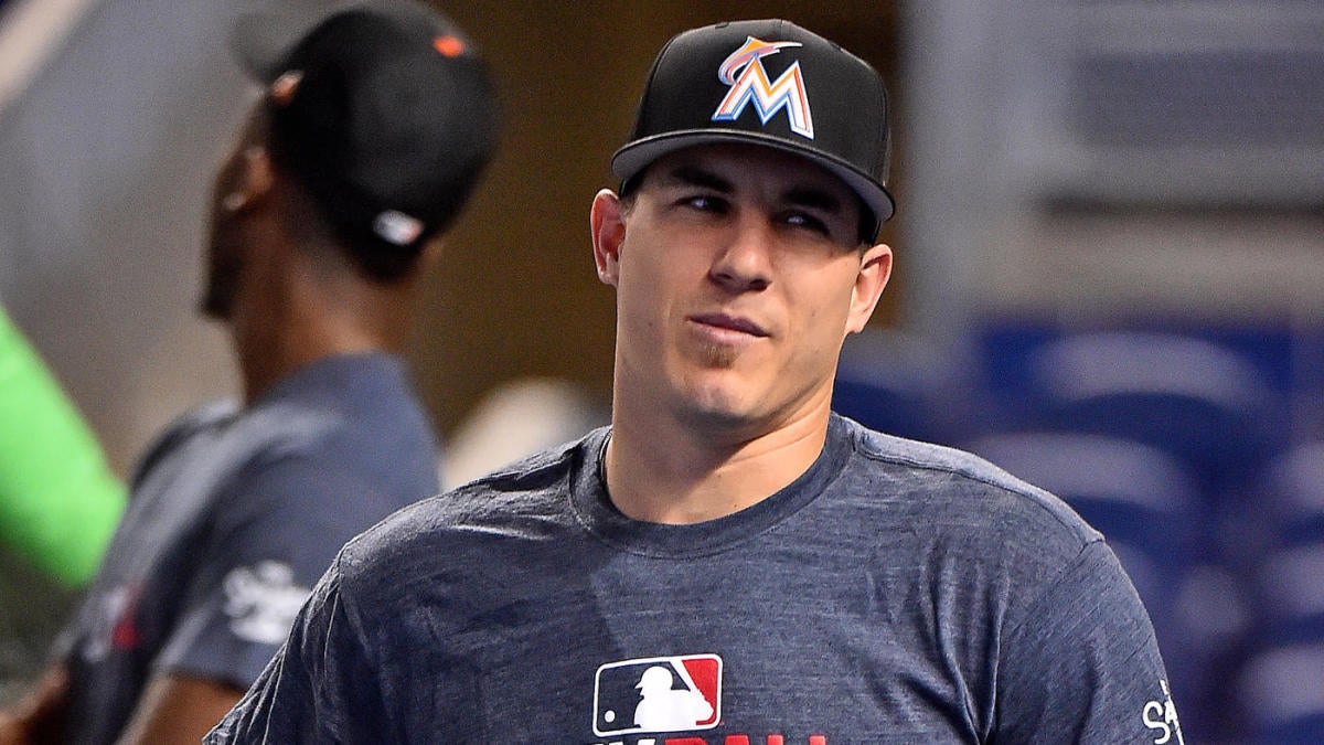 Miami Marlins trade catcher J.T. Realmuto to Phillies