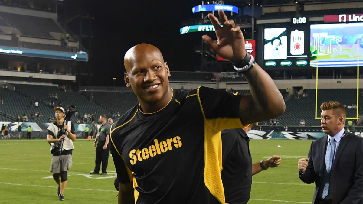 Ryan Shazier Walked Out to Announce the Steelers First Round Pick