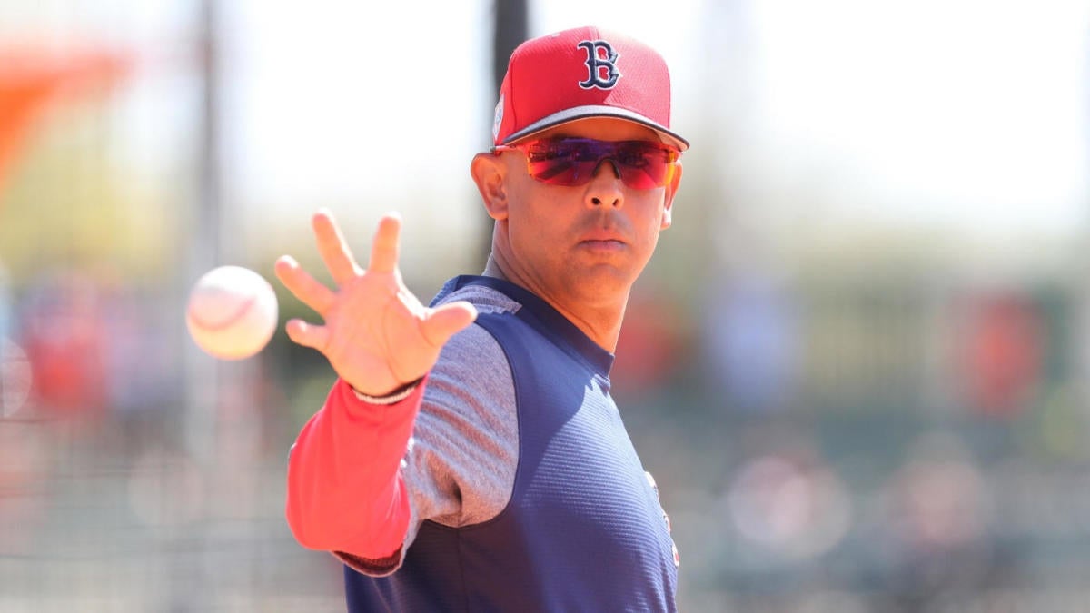 Red Sox manager Alex Cora won't visit White House