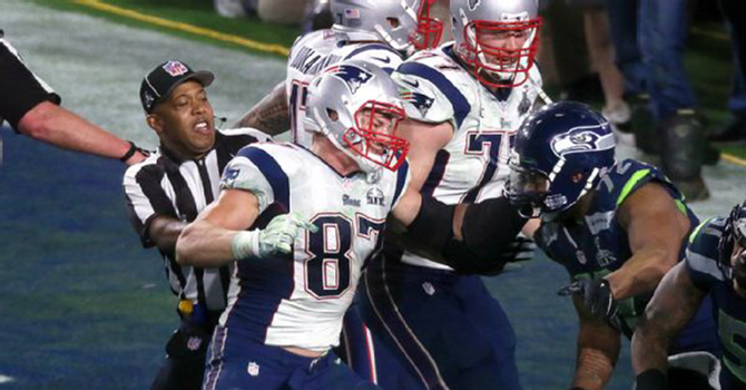 gronk-bennett-super-bowl-brawl.png