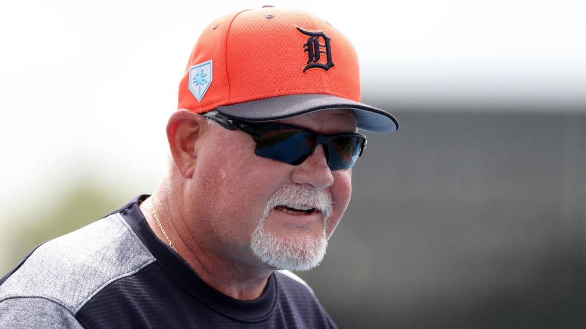 Tigers manager Gardenhire announces immediate retirement –