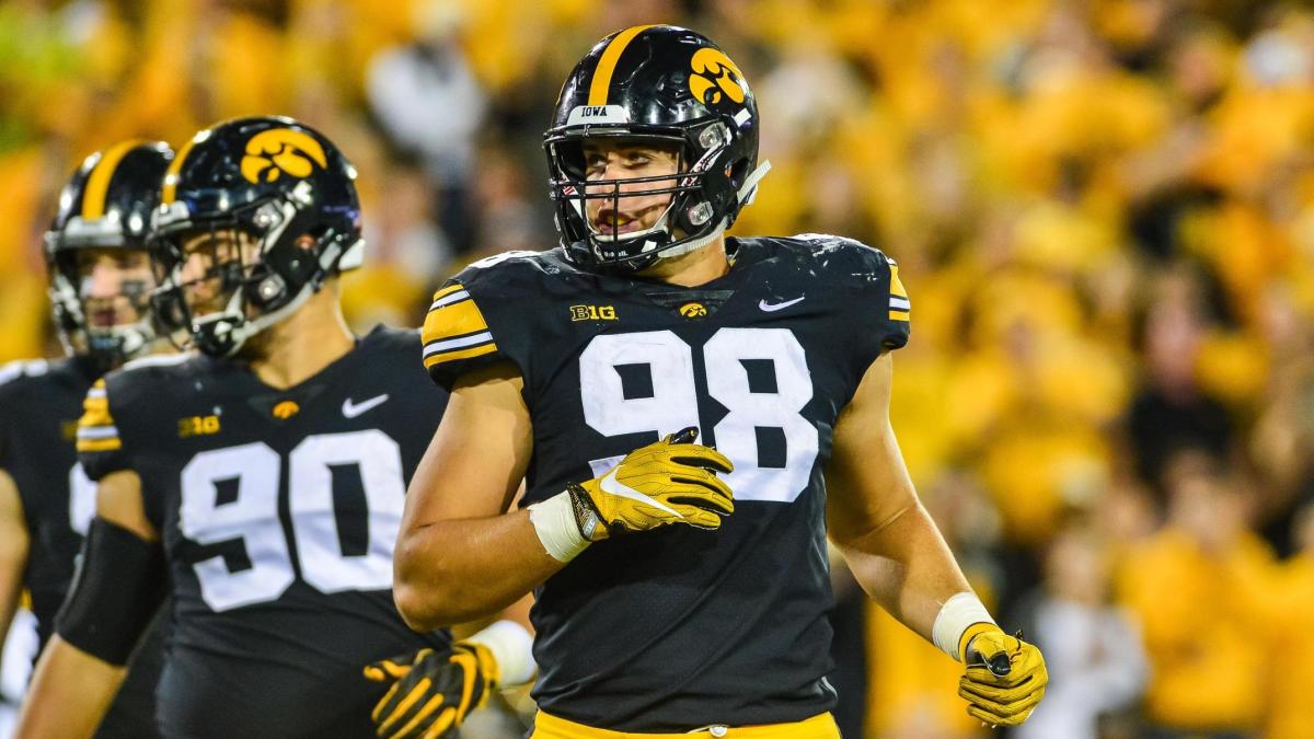 Anthony Nelson meets with the media at Iowa Pro Day