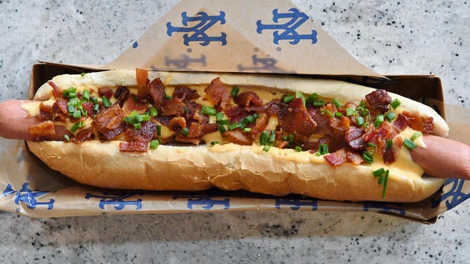 bases-loaded-foot-long-hot-dog-citi-field.jpg
