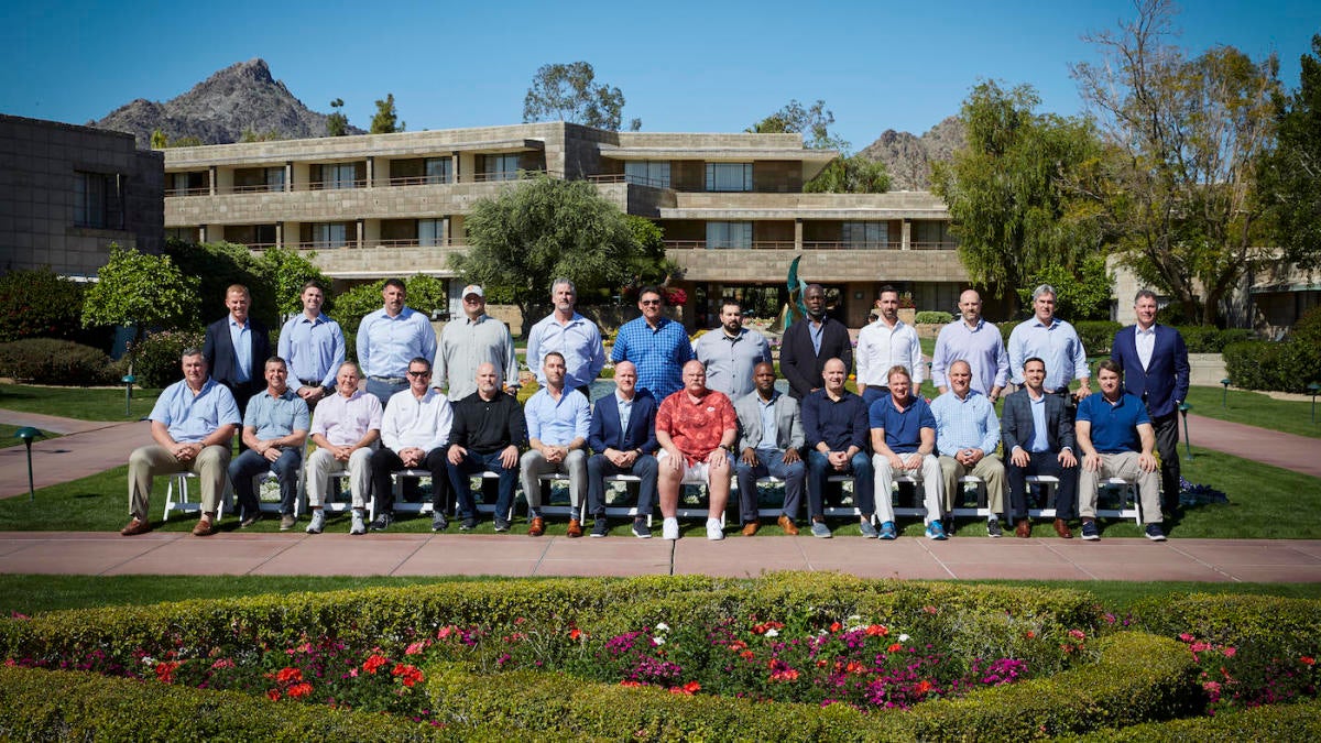 NFL Coaches Meeting 2019 Breaking down the class photo featuring Bill