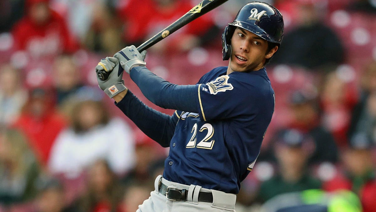 Christian Yelich needs more time with sore back so Brewers put him on IL