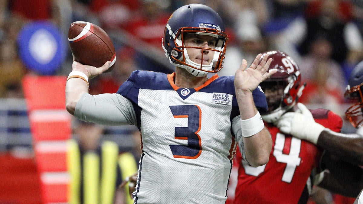 Patriots are bringing back quarterback Garrett Gilbert to their