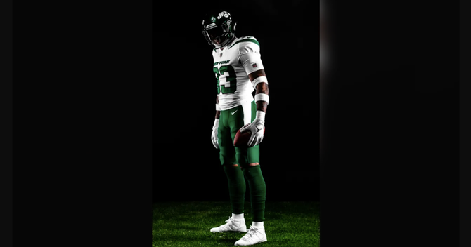 jets-white-uniform-green-pants.png
