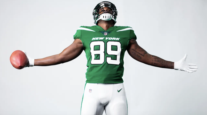 jets-green-uniform-white-pants.png