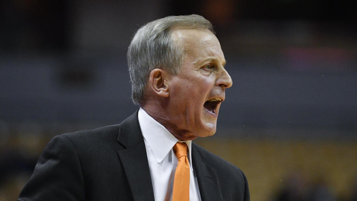 Tennessee Coach Rick Barnes Turns Down Ucla Offer Gets New Deal