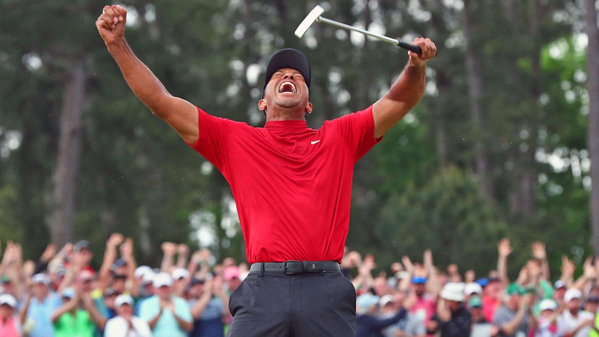 Masters 2019: Tiger Woods' caddie wears Saquon Barkley jersey for