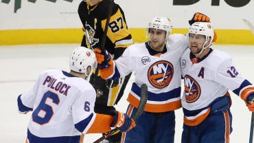 NHL: Stanley Cup Playoffs-Pittsburgh Penguins at New York Islanders