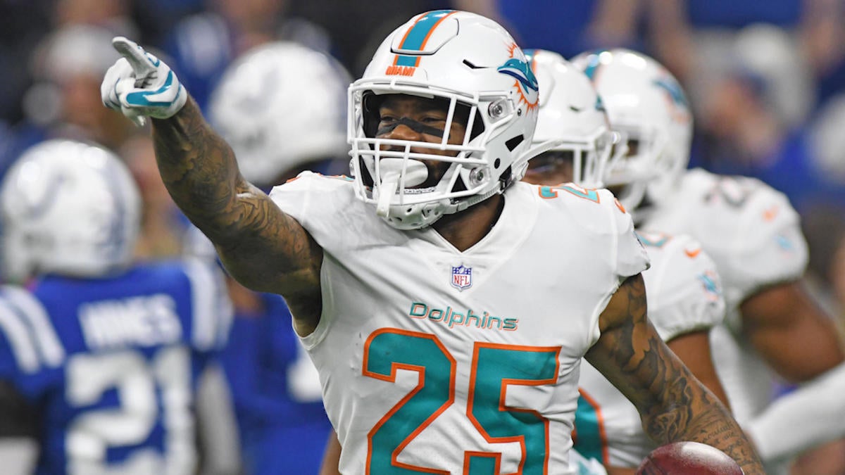 Miami Dolphins place cornerback Xavien Howard on PUP list