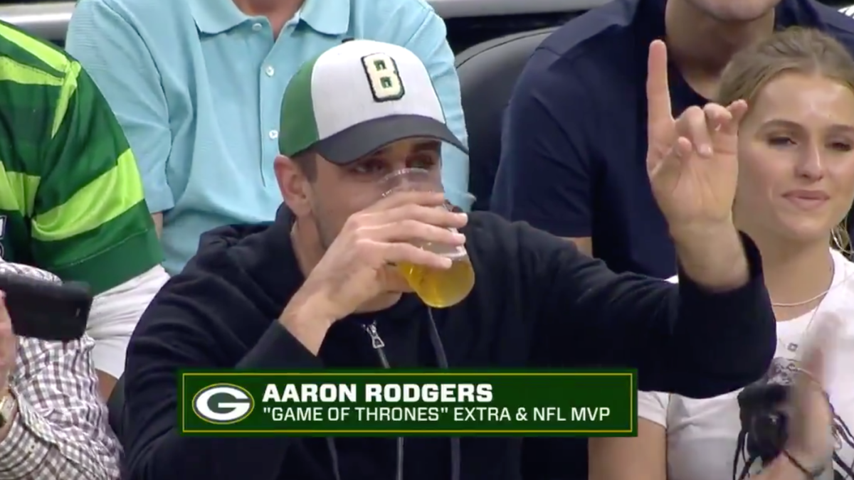 Aaron Rodgers got utterly embarrassed by David Bakhtiari during a ...