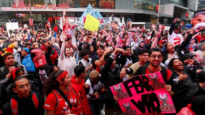 Crazy Raptors fans