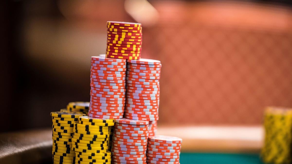 Split Pots: Learn about Split Pot Poker With Examples