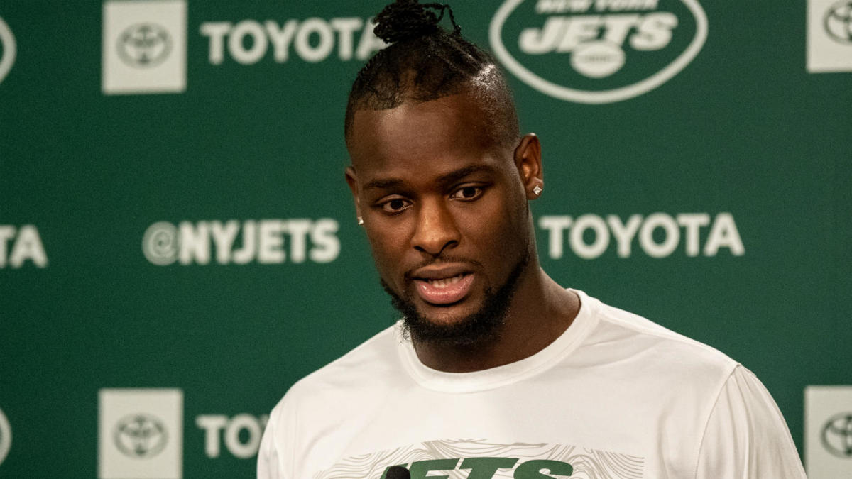 New York Jets' Le'Veon Bell in action during an NFL football game against  the New York Jets, Sunday, Oct. 6, 2019, in Philadelphia. (AP Photo/Matt  Rourke Stock Photo - Alamy