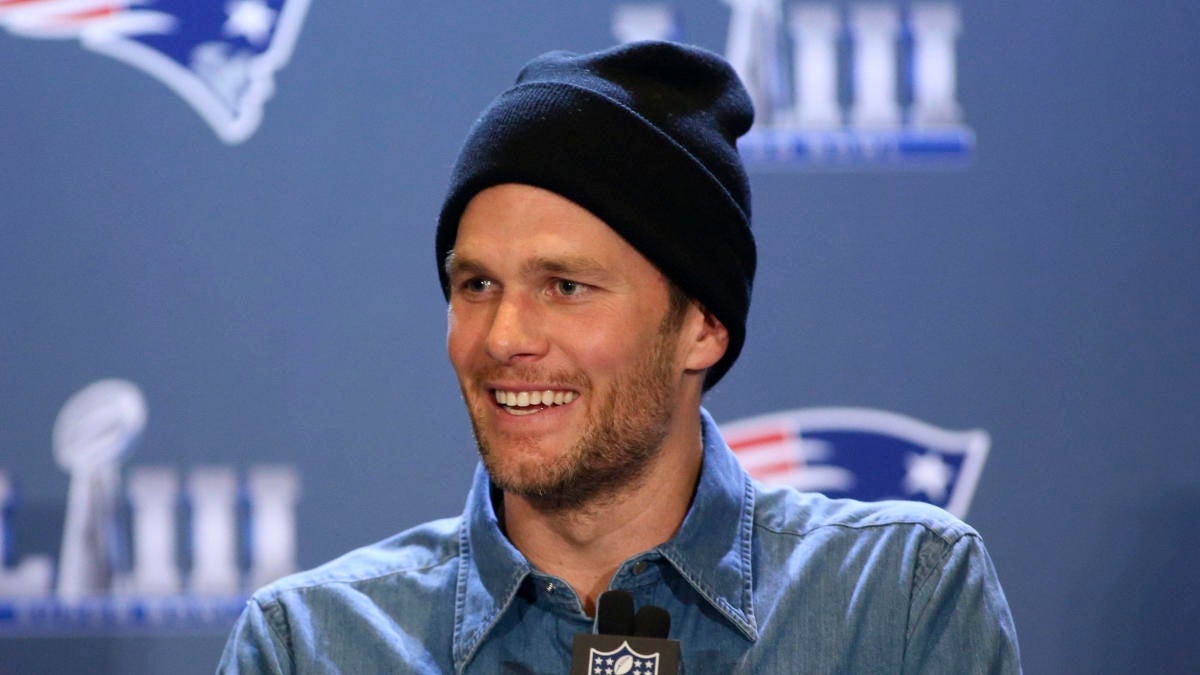 Tom Brady Chugs Beer, Shows Off Super Bowl Rings at Ceremony