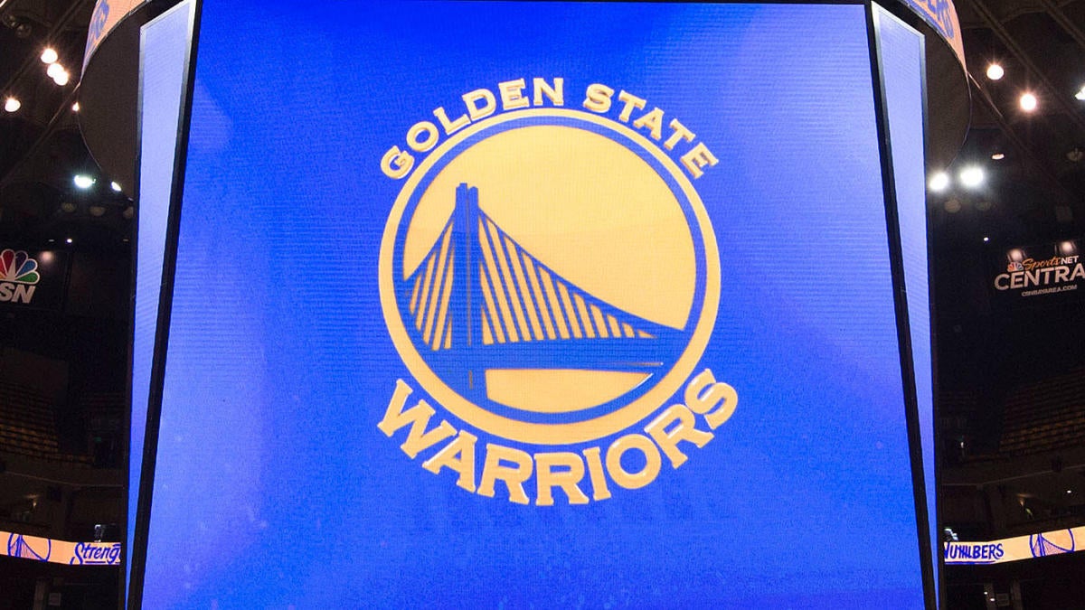 See the small changes the Warriors are making to their logo