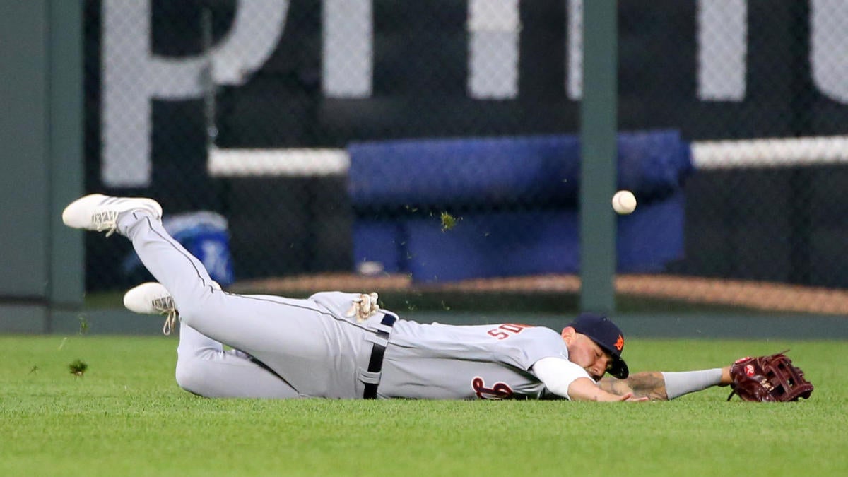 Detroit Tigers: Why isn't Nicholas Castellanos playing first base yet?