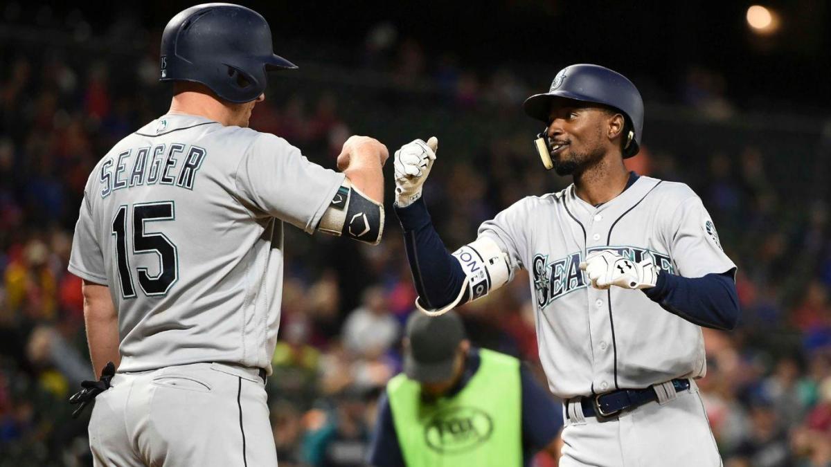 The Mariners are taking a risk putting Dee Gordon in center field